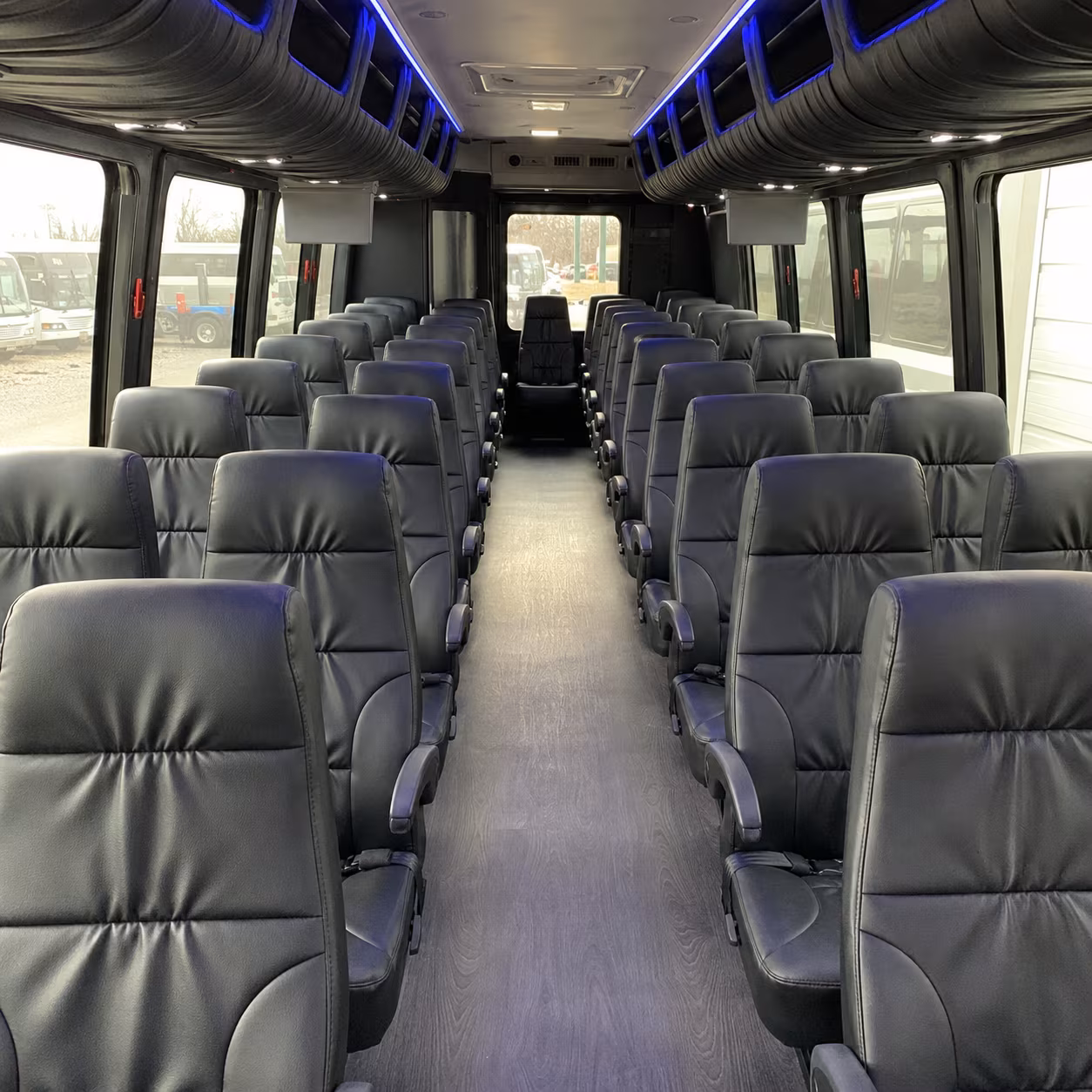 book group transportation for your next airport transfer 2