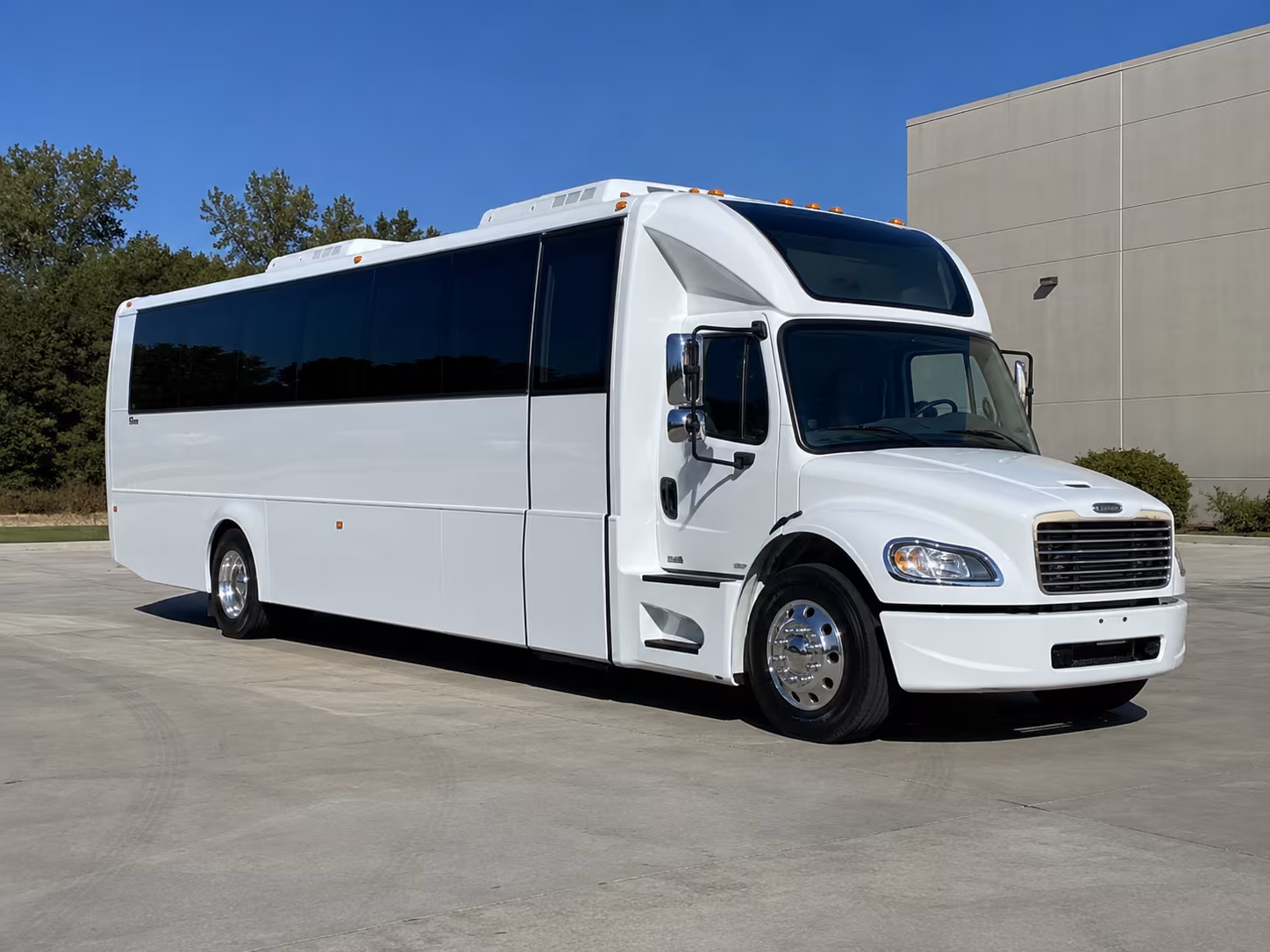 marysville 28 passenger party bus