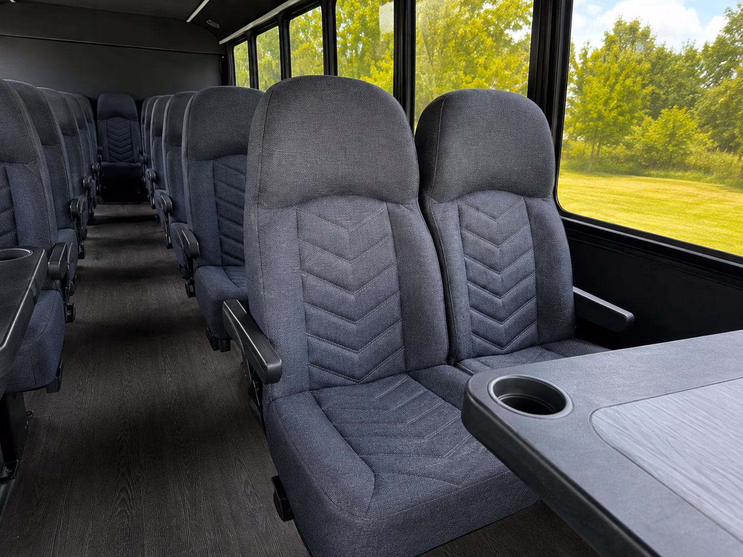 minibus rentals for small group winery crawls near marysville